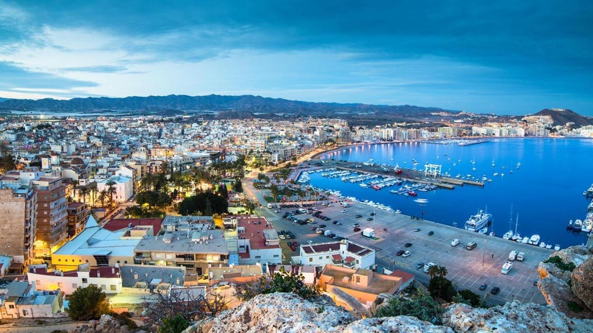 Apartamentos Nirvana Y Averno Агілас Екстер'єр фото